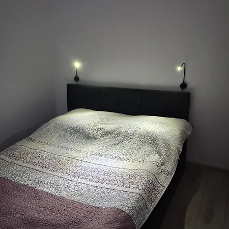Maly Kwadrat Apartman *